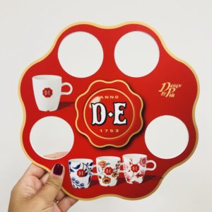 Koffietray-koffie-dienblad-met-gaten-eigen-vorm-design-full-colour-bedrukt-bierwaaier-personaliseren-directmailing-versturen-per-post-breivenbusgeschenk-zaakado-rotterdam